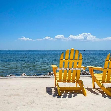 On The Rocks Villa Tampa Bagian luar foto