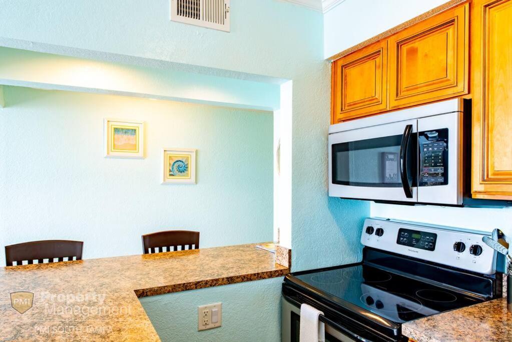 On The Rocks Villa Tampa Bagian luar foto
