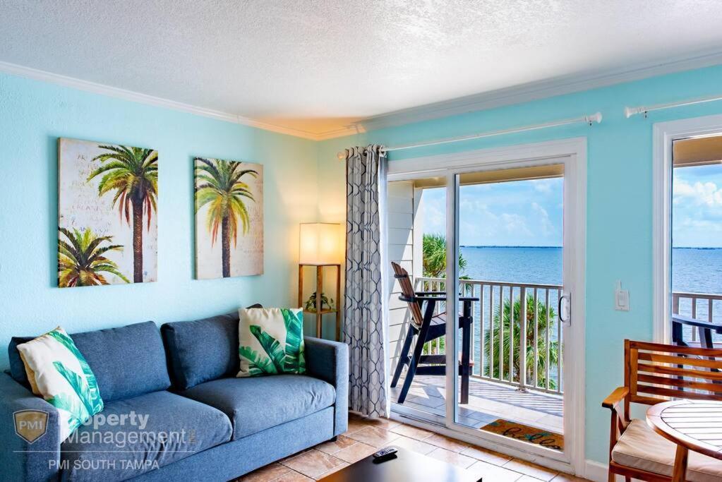 On The Rocks Villa Tampa Bagian luar foto