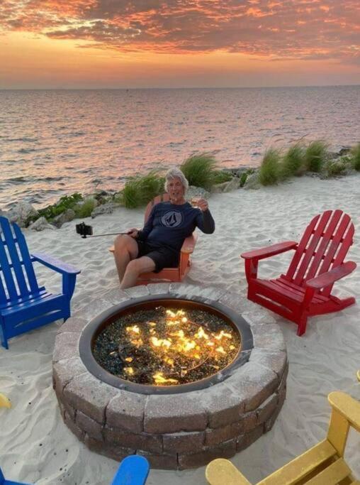 On The Rocks Villa Tampa Bagian luar foto