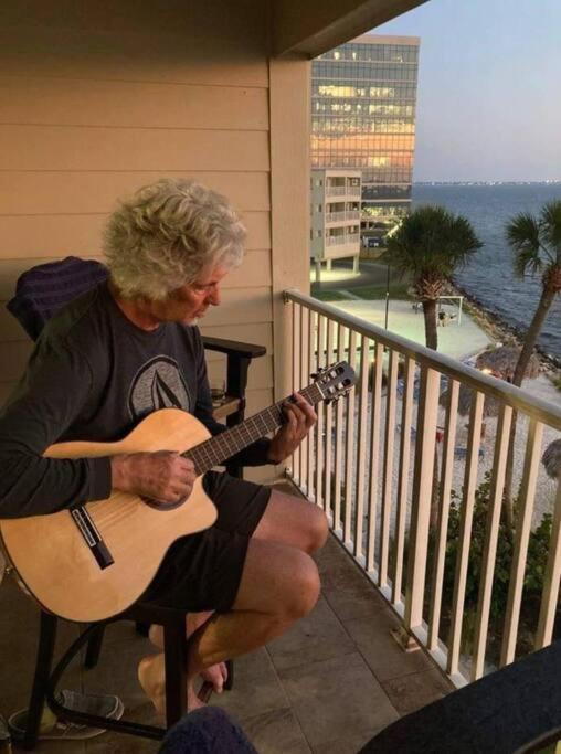 On The Rocks Villa Tampa Bagian luar foto